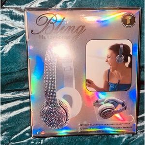 MAKE THE SEASON BRIGHT IN BLING HEADPHONES STYLISH WAY TO LISTEN OR RECORD